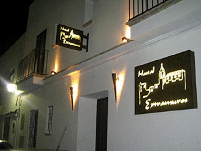 Hostal Extramuros Кониль-де-ла-Фронтера Экстерьер фото