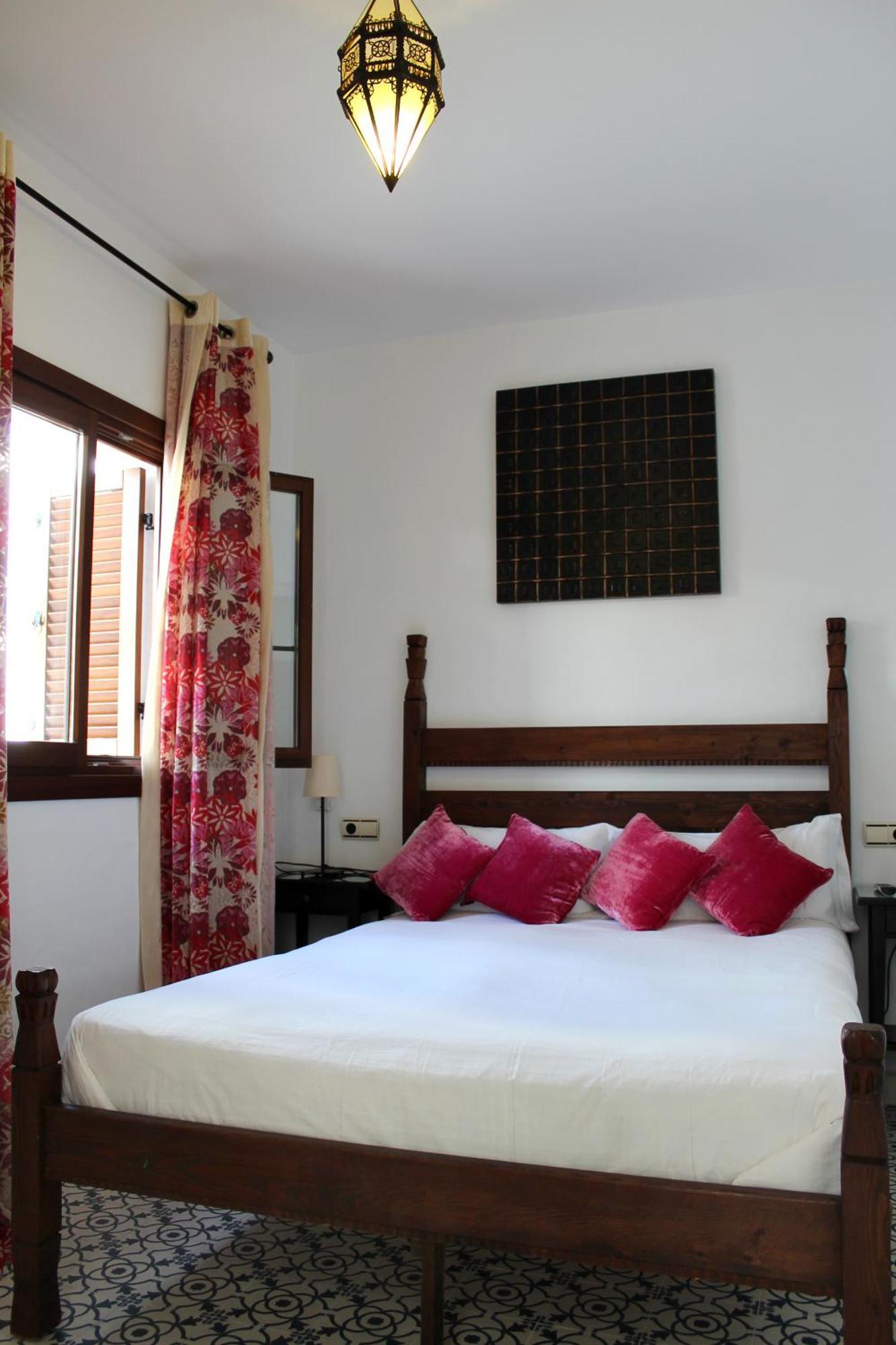 Hostal Extramuros Кониль-де-ла-Фронтера Экстерьер фото