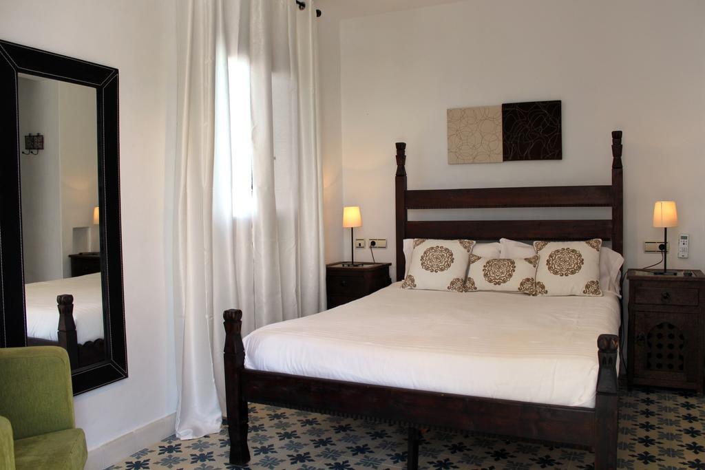 Hostal Extramuros Кониль-де-ла-Фронтера Экстерьер фото