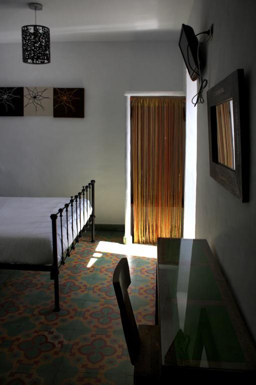 Hostal Extramuros Кониль-де-ла-Фронтера Экстерьер фото